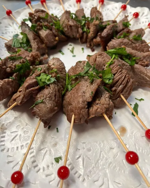 Pinchos de res